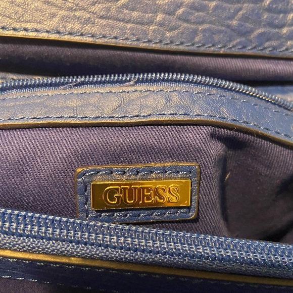 Guess small handbag gold chain straps - Picture 6 of 10